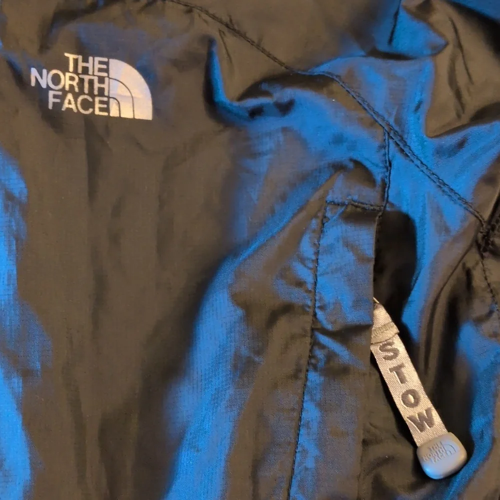 The North Face Packable Jacket In Black Women's  Size Medium Stow Pocket Pouch